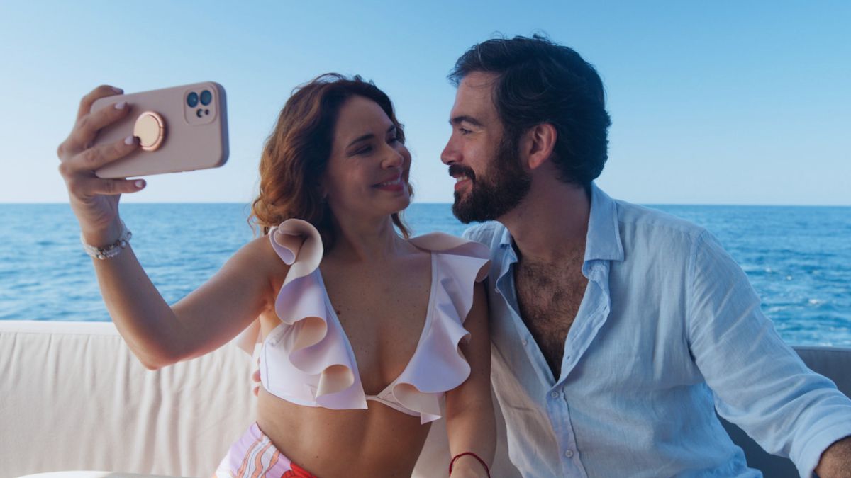 Patru femei ascund un secret de zeci de ani — până când influencerița pe care au abandonat-o le găsește