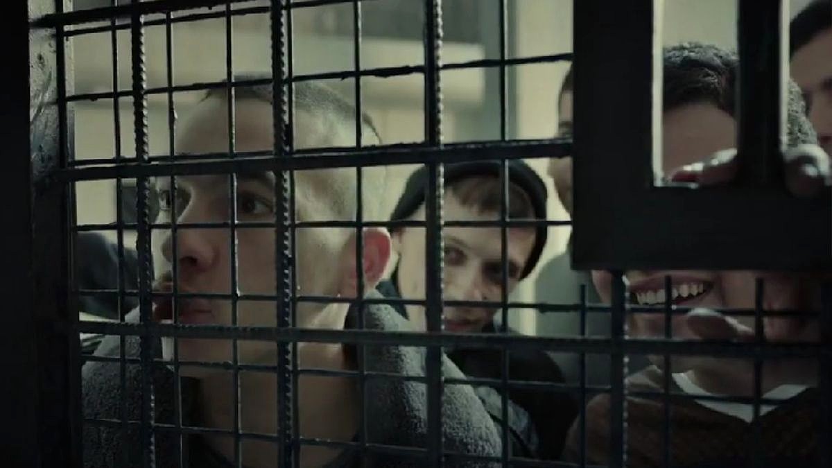 Greșeli, umor și supraviețuire. Drama inspirată din viața reală care emoționează publicul Netflix 1 Băiat Rău