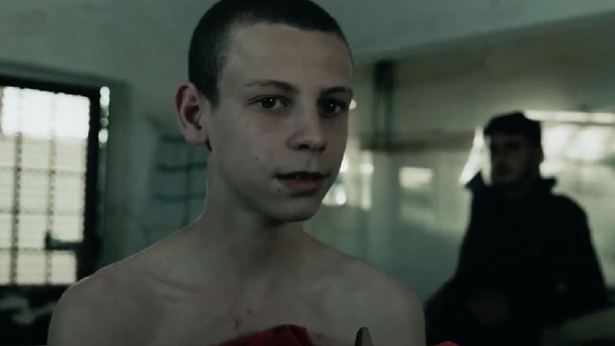 Greșeli, umor și supraviețuire. Drama inspirată din viața reală care emoționează publicul Netflix 5 Băiat Rău