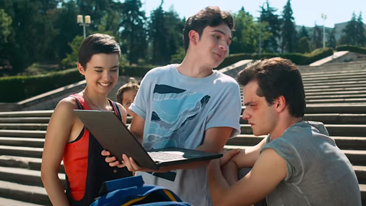 „Hoții de subiecte” - Când BAC-ul devine o afacere, visurile adolescenților se complică 1 Hoții de subiecte