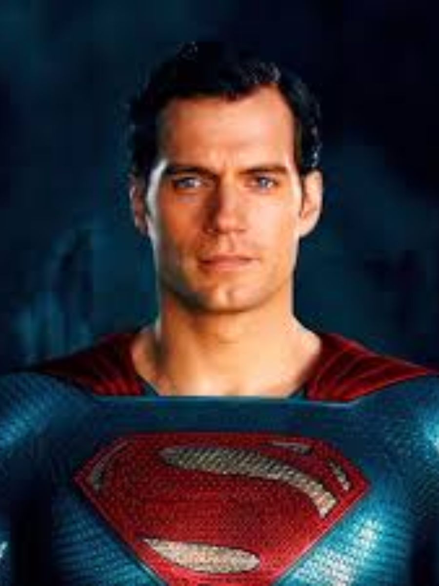 Un erou din altă lume, o alegere imposibilă: când salvarea Planetei devine o misiune personală. 2 Man of Steel Eroul