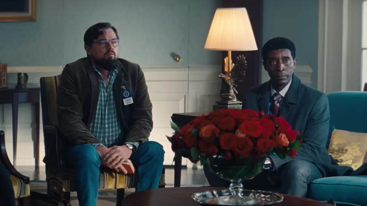 „Nu priviți în sus”, vizionați acest film! Veți râde, vă veți enerva și gândi la sfârșitul lumii 3 Nu priviți în sus