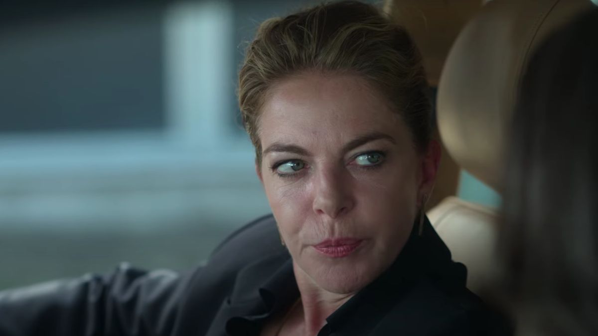 Un fiu pierdut, crime sinistre, o femeie în război cu lumea. Sara, femeia din umbră - pe Netflix! 4 Sara,femeia din umbră