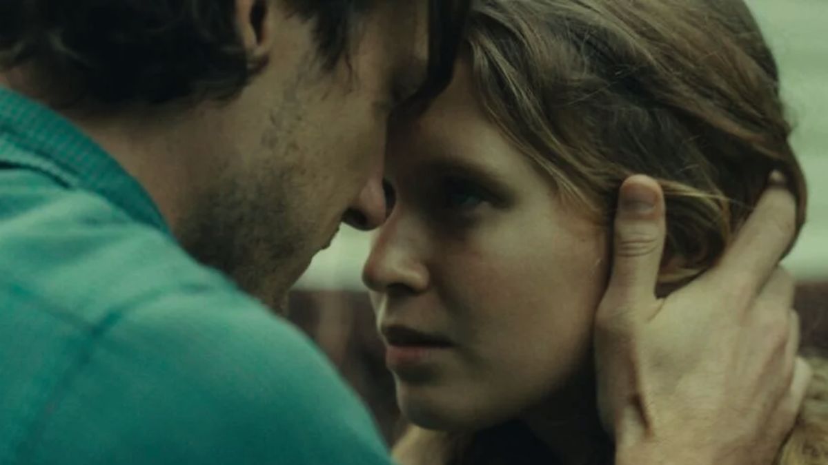 O dramă intimă și puternică între credință, dorință și identitate, în seara asta pe Netflix un film frumos (și puțin cunoscut) 4 The Starling Girl