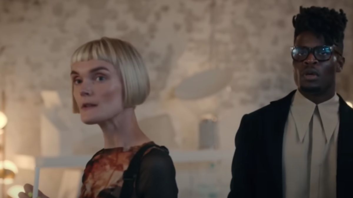 „Tocilara” a fost mereu diferită, acum e în centrul atenției. Vizionează pe Netflix serialul bazat pe o poveste reală 4 Tocilara