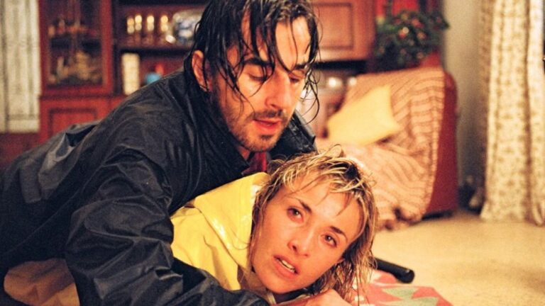 Totul pulsează: carnea, privirea, rușinea, impulsul - Acest film senzual explorează granița aproape invizibilă dintre dragoste și obsesie 1 Amor Idiota