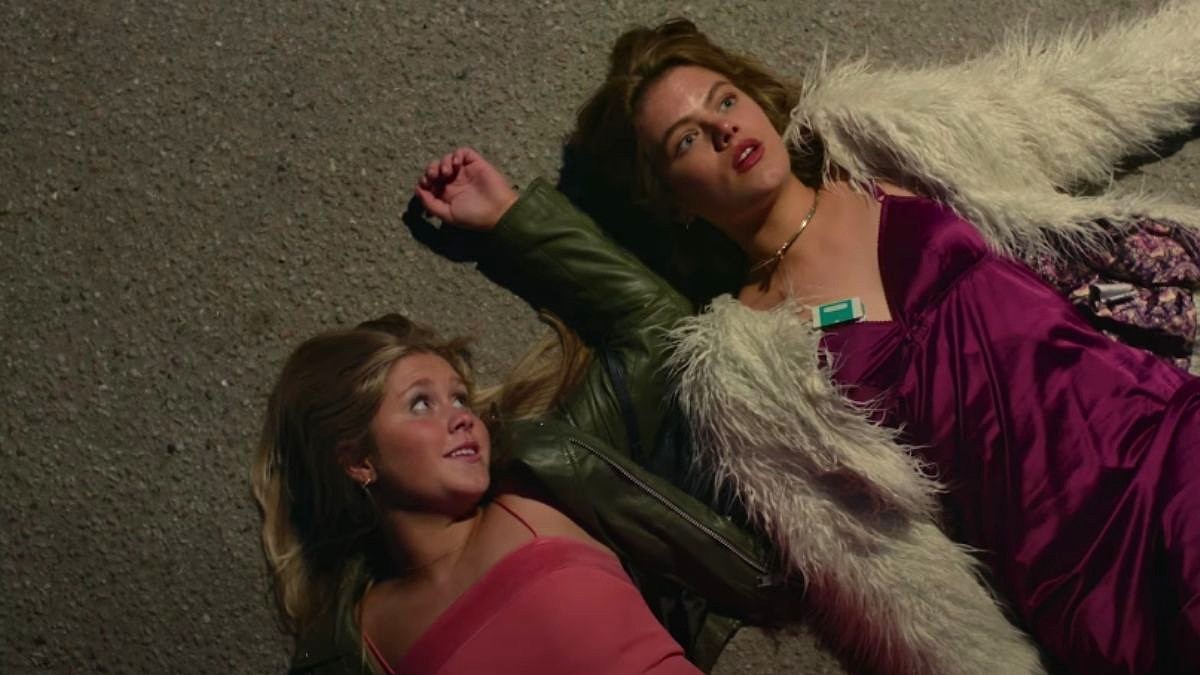 Adolescentele care jefuiesc cartiere de lux – și o fac cu stil. În serialul „Barracuda Queens” 1 Barracuda Queens