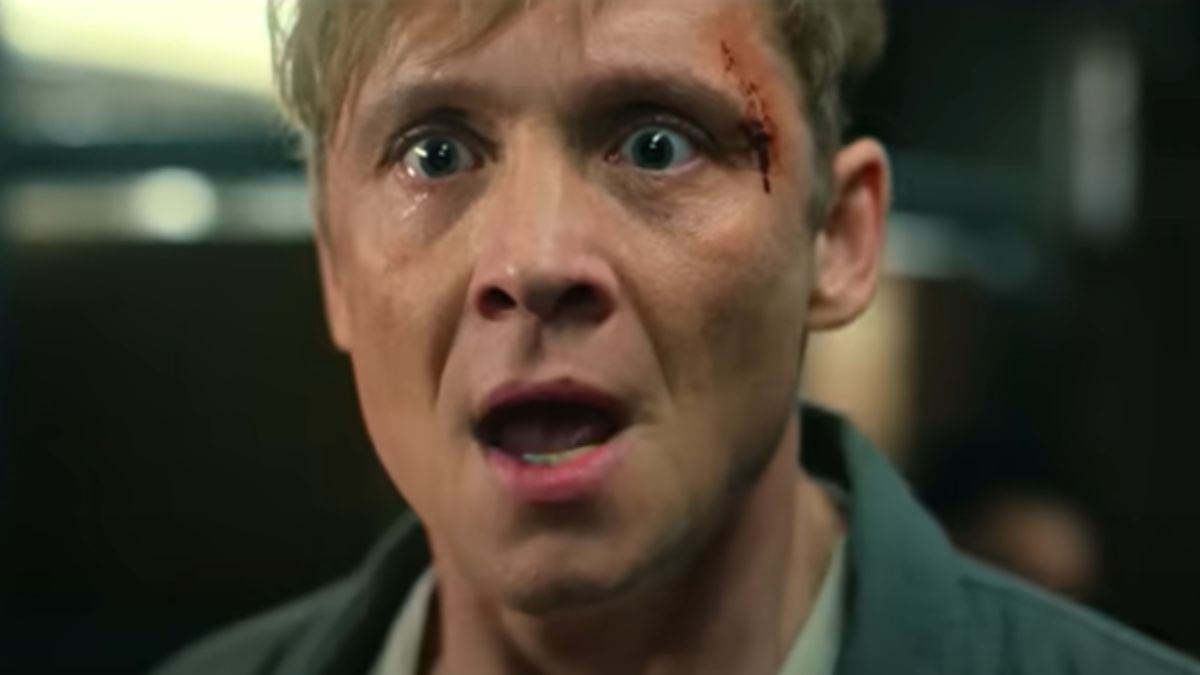 Cărămidă (Brick), noul thriller Netflix care te va ține în suspans: trailerul și când va apărea 2 Cărămidă foto actor principal speriat