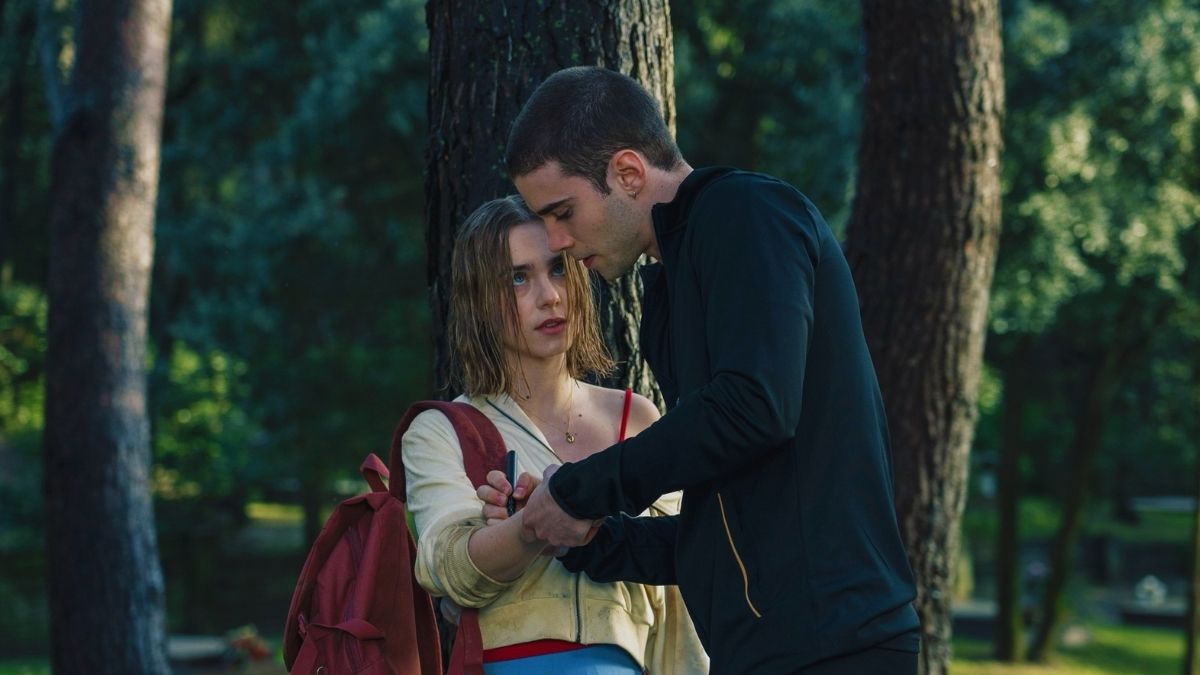 Pasiune interzisă: atracția unei adolescente față de vecinul ei în „De la fereastra mea” - filmul spaniol care încinge Netflix 3 De la fereastra mea