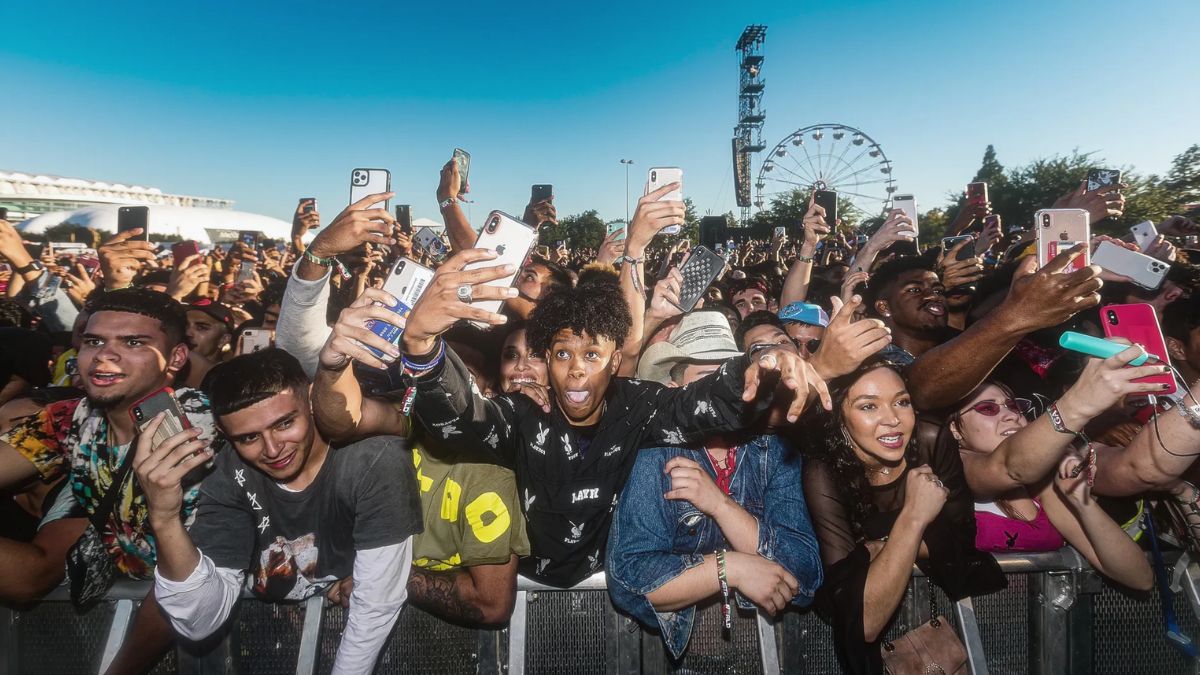 Cum s-a întâmplat tragedia de la festivalul Astroworld? - Descoperă în noul documentar 1 Tragedia de la festivalul Astroworld