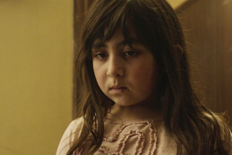 Under the Shadow foto actriță copil