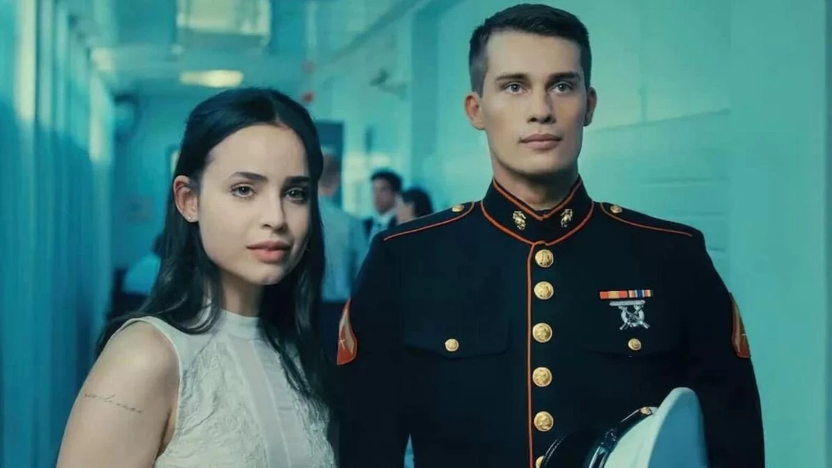 În această seară pe Netflix iubire de conveniență sau iubire adevărată? Filmul cu Sofia Carson care te pune pe gânduri 5 Purple Hearts film netflix