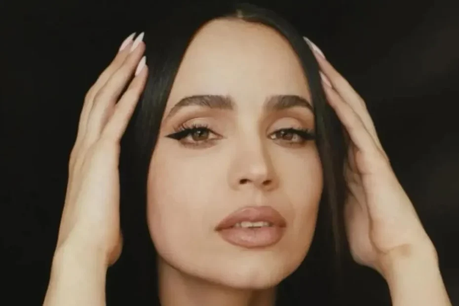 Cine este Sofia Carson
