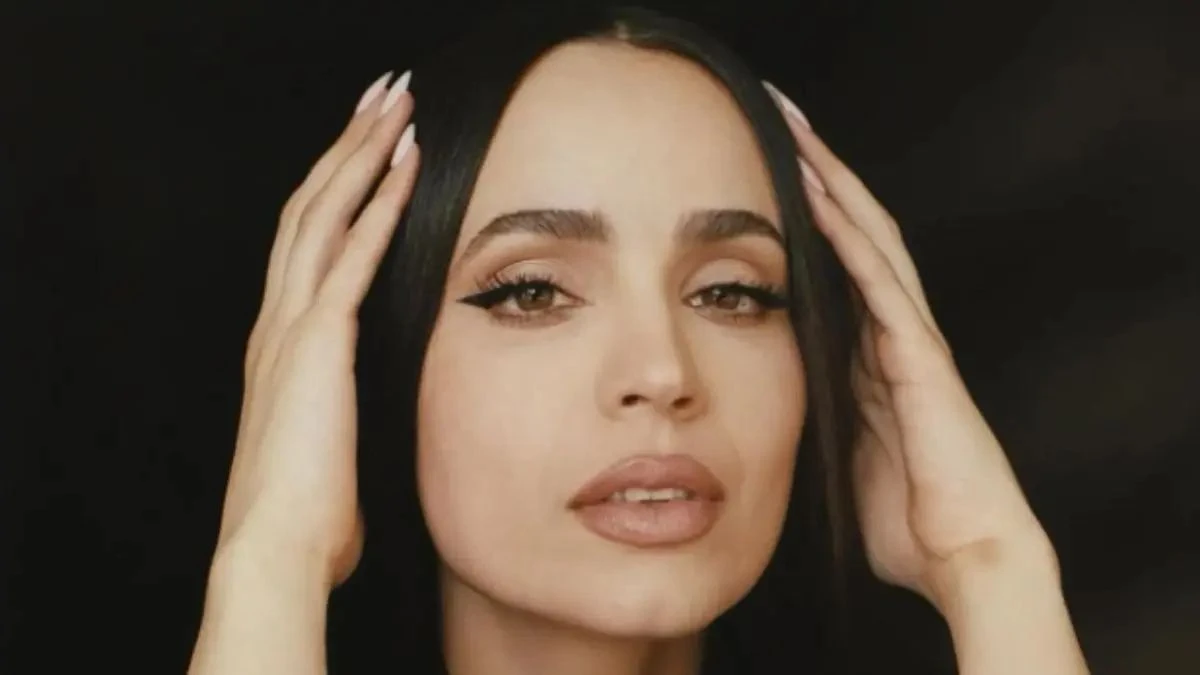 În acest film de pe Netflix Sofia Carson aduce un puternic mesaj de viață 2 Cine este Sofia Carson