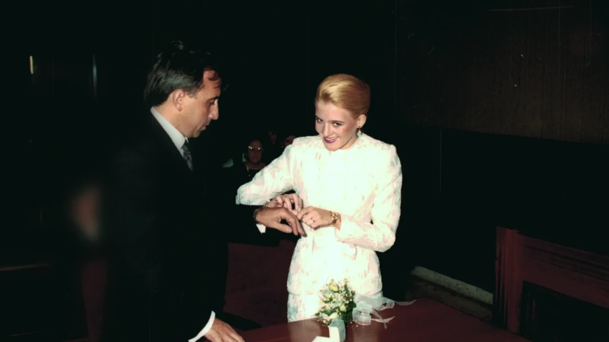 Angi,Angi Viață falsă crimă adevărată