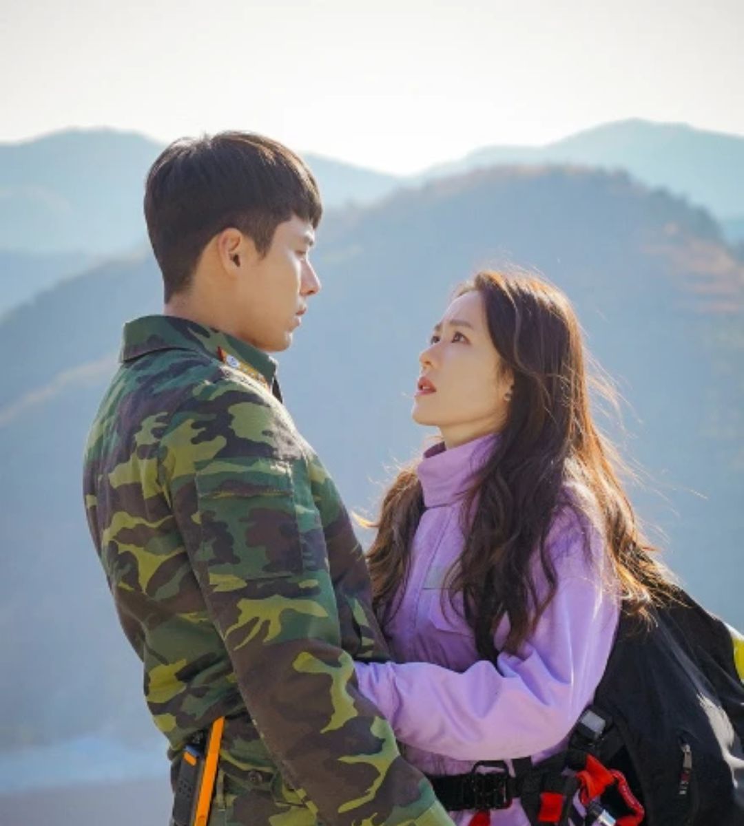 Aterizare forțată în brațele tale, pe Netflix: o dramă romantică ce sparge granițe și inimi 6 Aterizare forțată în brațele tale