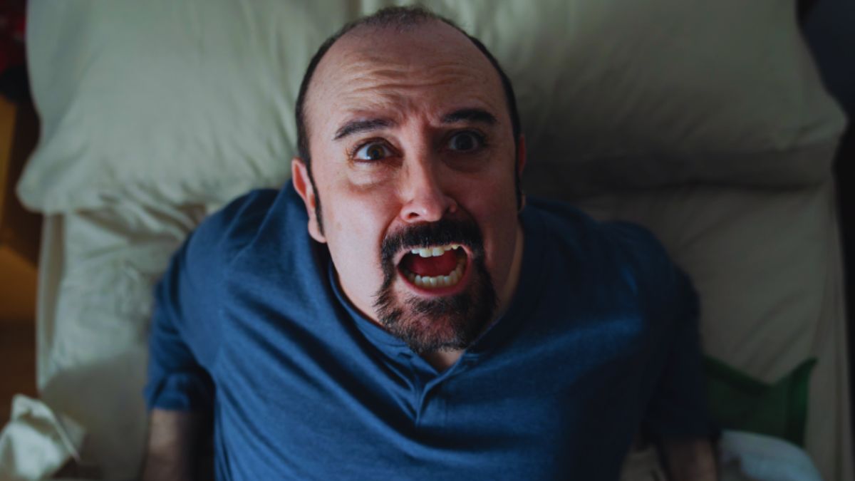 Death Inc., pe Netflix – satiră spaniolă neagră în spatele cortinei unei case funerare. 1 Death Inc.