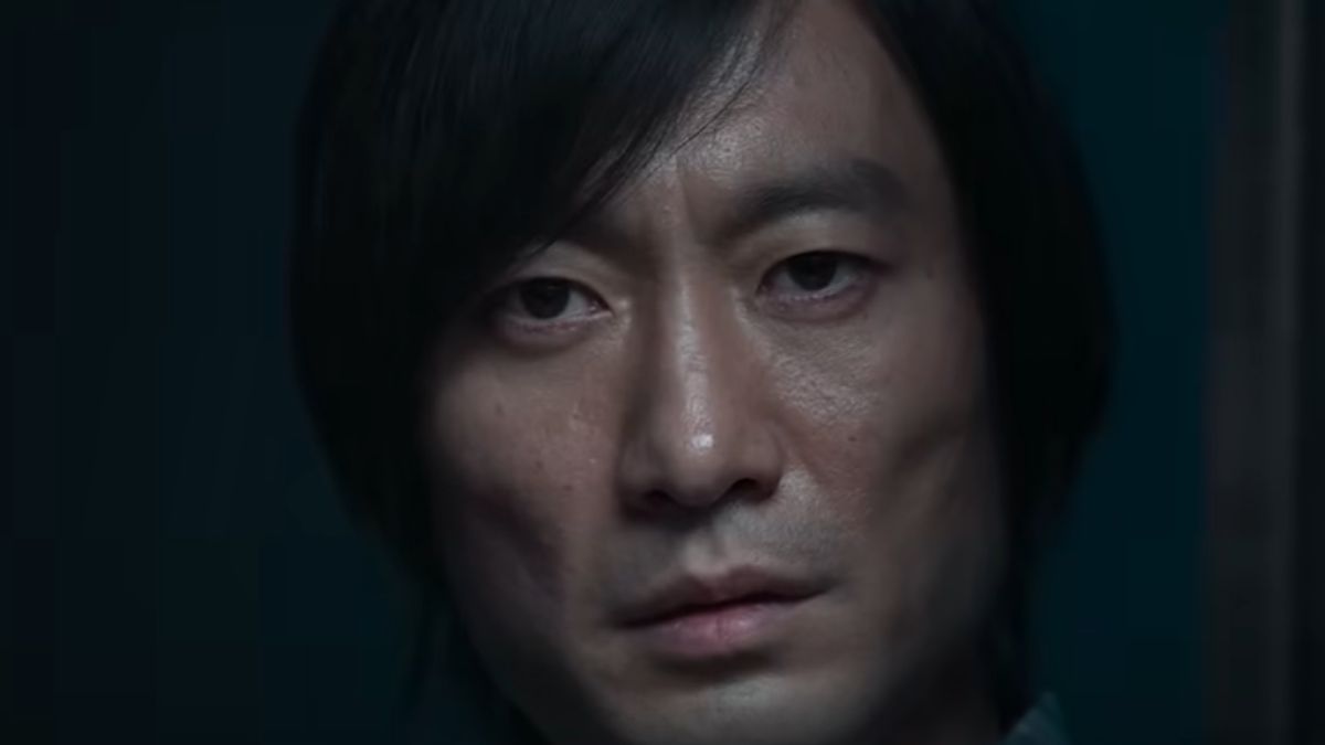 Din perete în perete