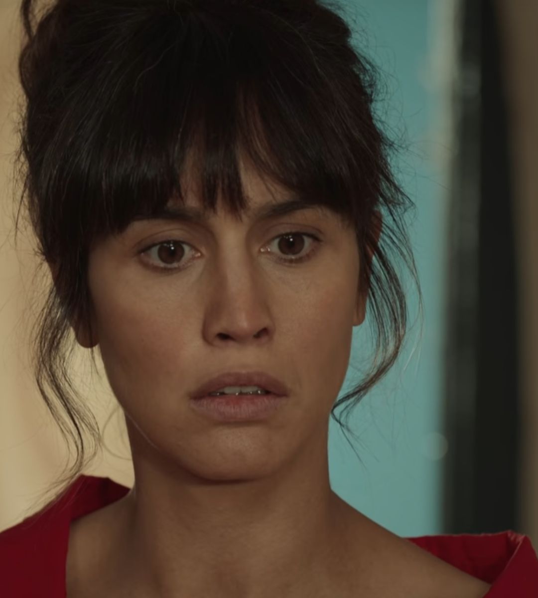 Dragoste, intrigă și obstacole de clasă, „Între pământuri” - unul dintre cele mai vizionate seriale pe Netflix 1 Între pământuri