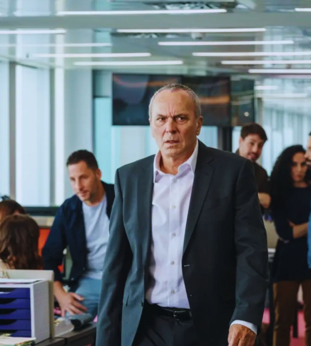 Acum pe Netflix: thrillerul spaniol despre familie, bani și secrete care nu pot fi îngropate 