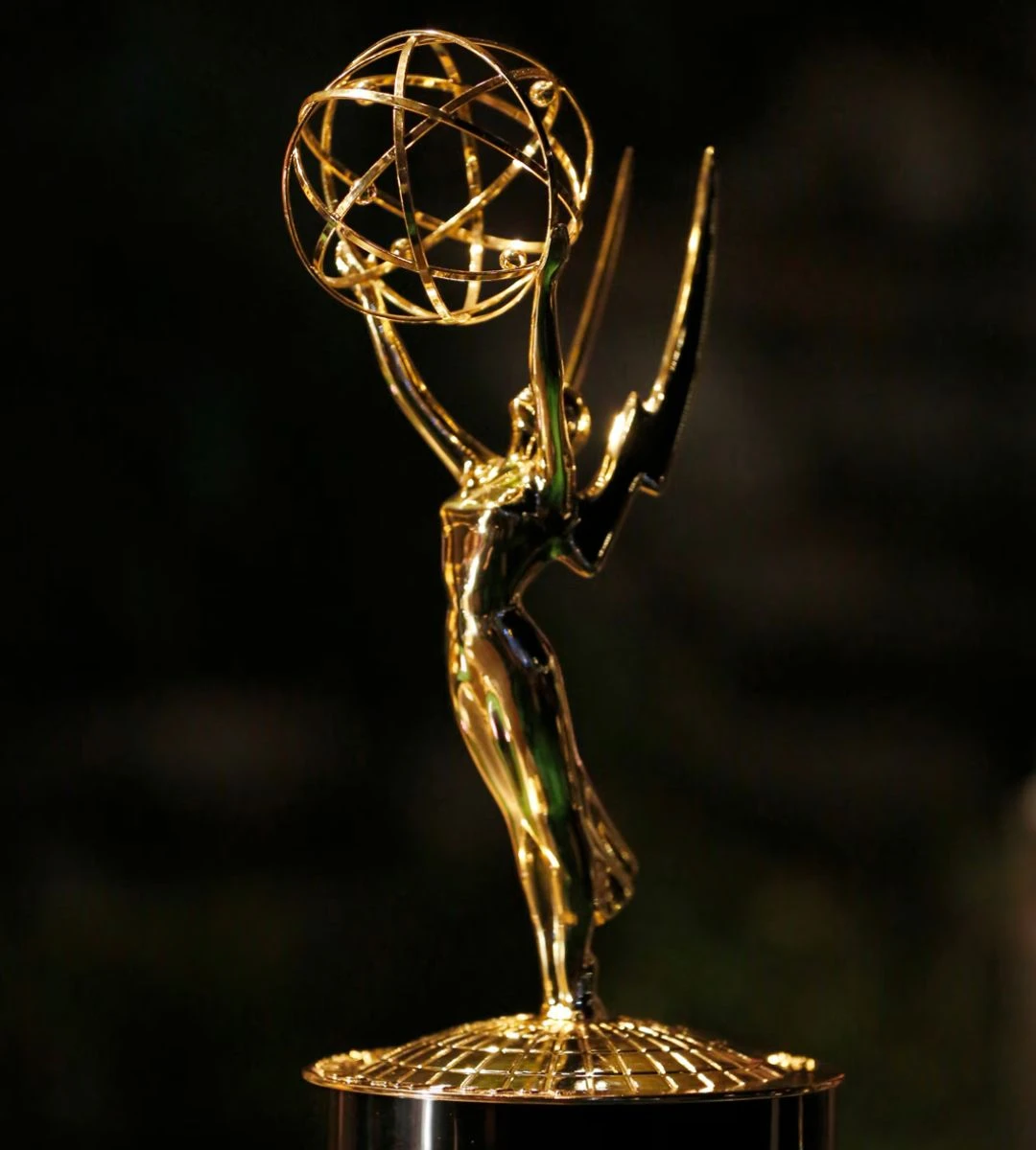 Cele mai premiate mini seriale Netflix: descoperă capodoperele de neratat 2 Cele mai bune miniseriale Netflix premiate și aclamate de critici