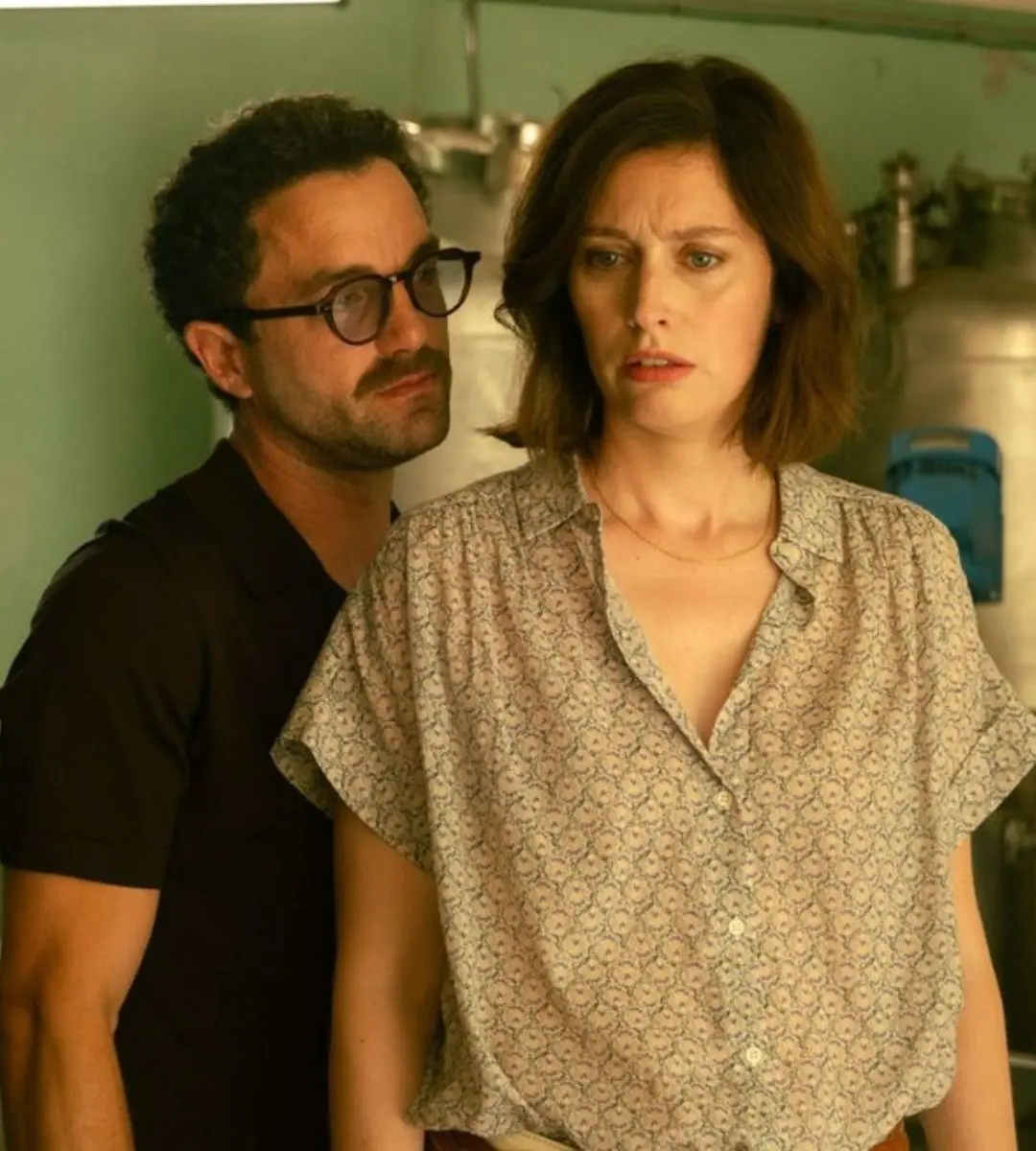 De ce merită să vezi mini serialul Netflix cu Isabelle Adjani, acum în Top 10 2 Sub soarele întunecat