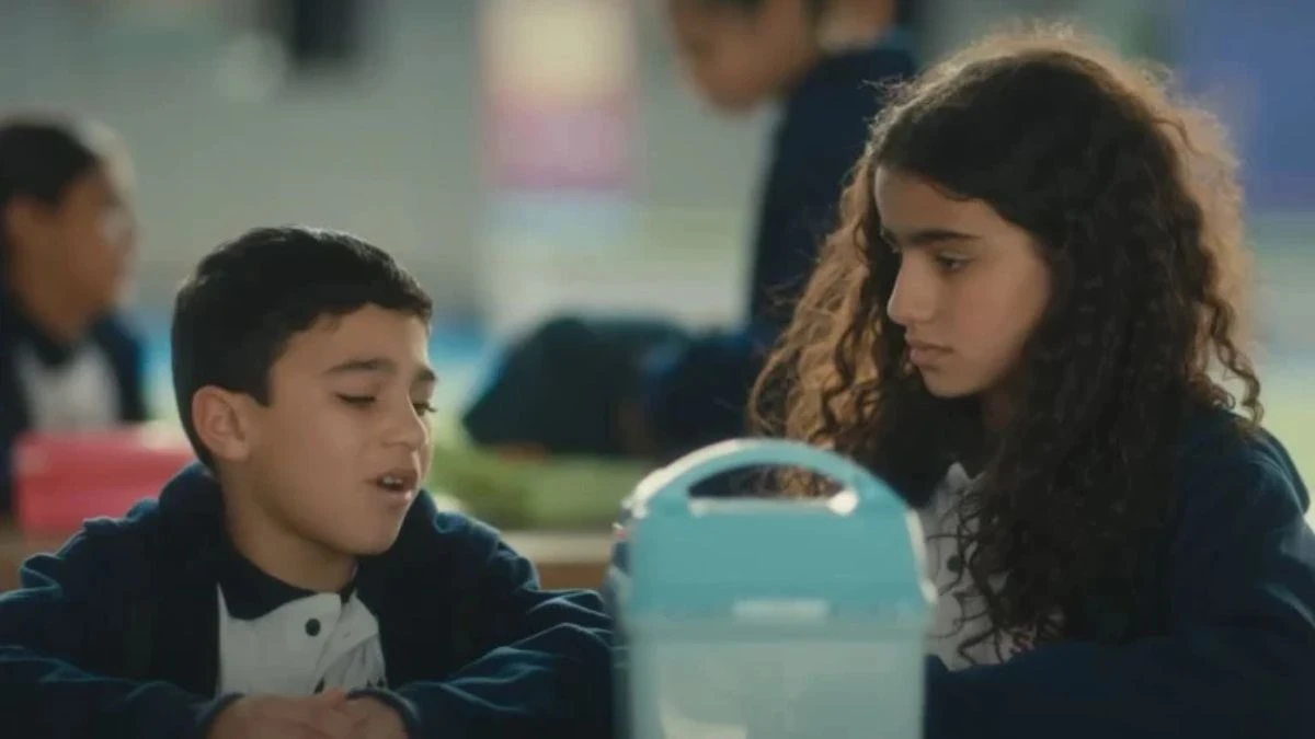 Pe Netflix de astăzi un thriller tulburător în care secretele ies la iveală și îți vor da fiori până la ultimul episod 4 Amina's Catalog, la surprinzătoarea mini serie Netflix ajunge din Egipt, pentru a ne spune o poveste la jumătatea drumului între dramă și comedie.