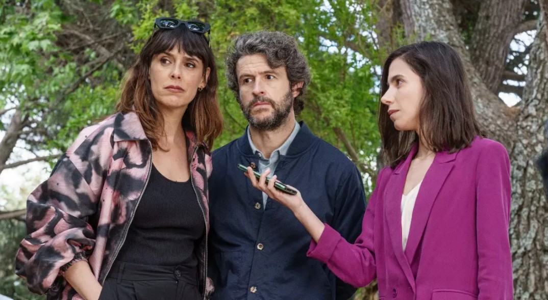 Acum pe Netflix: thrillerul spaniol despre familie, bani și secrete care nu pot fi îngropate 