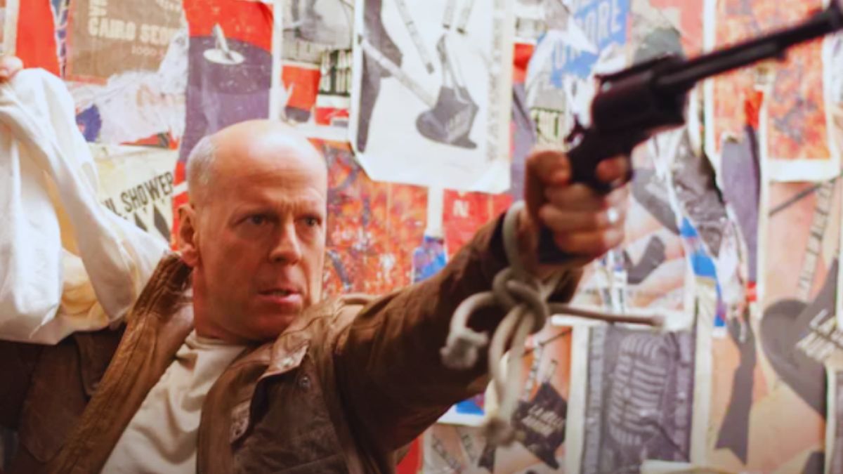Bruce Willis, se agravează condițiile de sănătate – „Nu mai vorbește și nu mai poate merge” 1 Bruce Willis