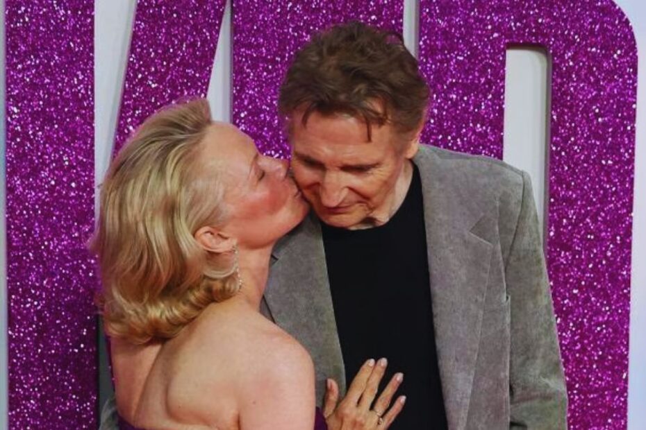 povestea de dragoste a verii,Liam Neeson,Pamela Anderson