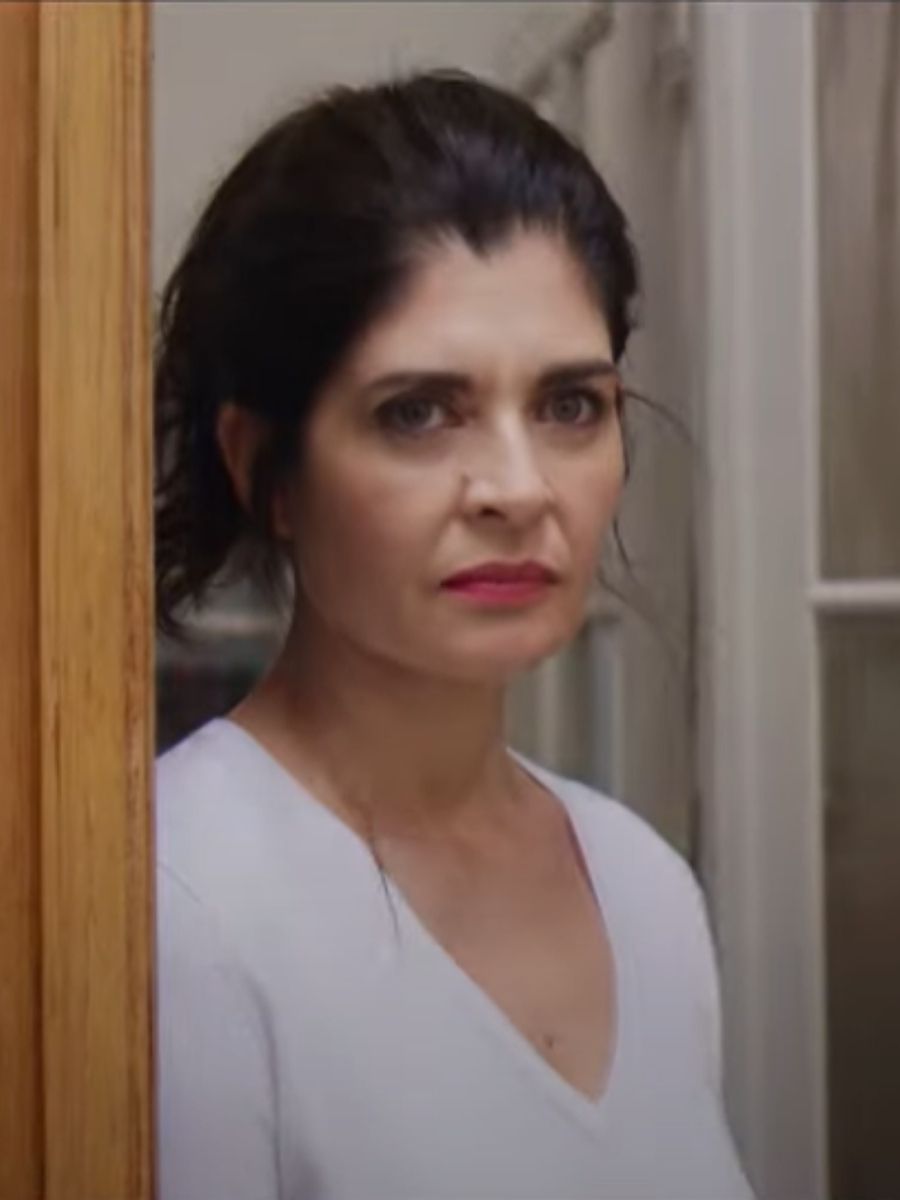 Când dragostea nu se împarte: pe Netflix povestea unui doctor prins între două familii 1 Inimă zburdalnică