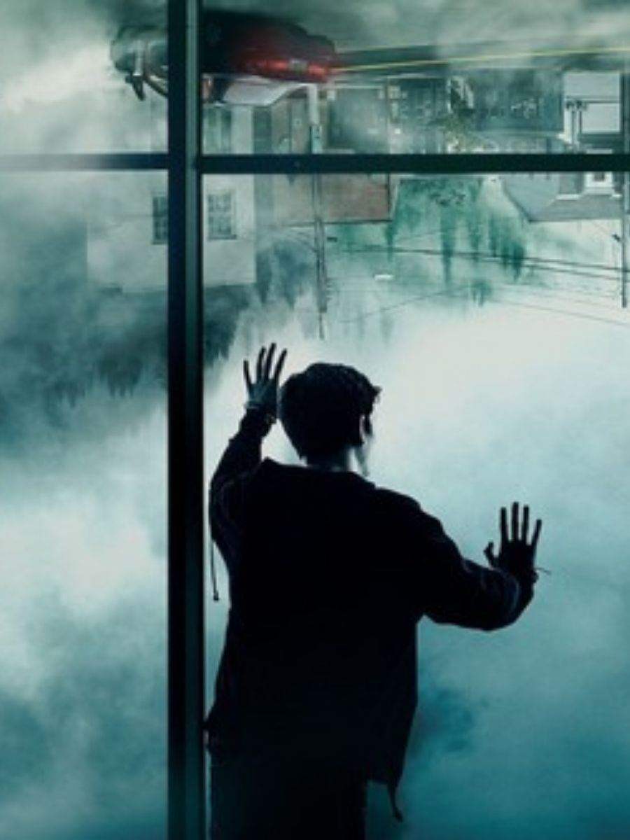 Pe Netflix o ceață stranie coboară și transformă un orășel într-un coșmar 1 Negura
