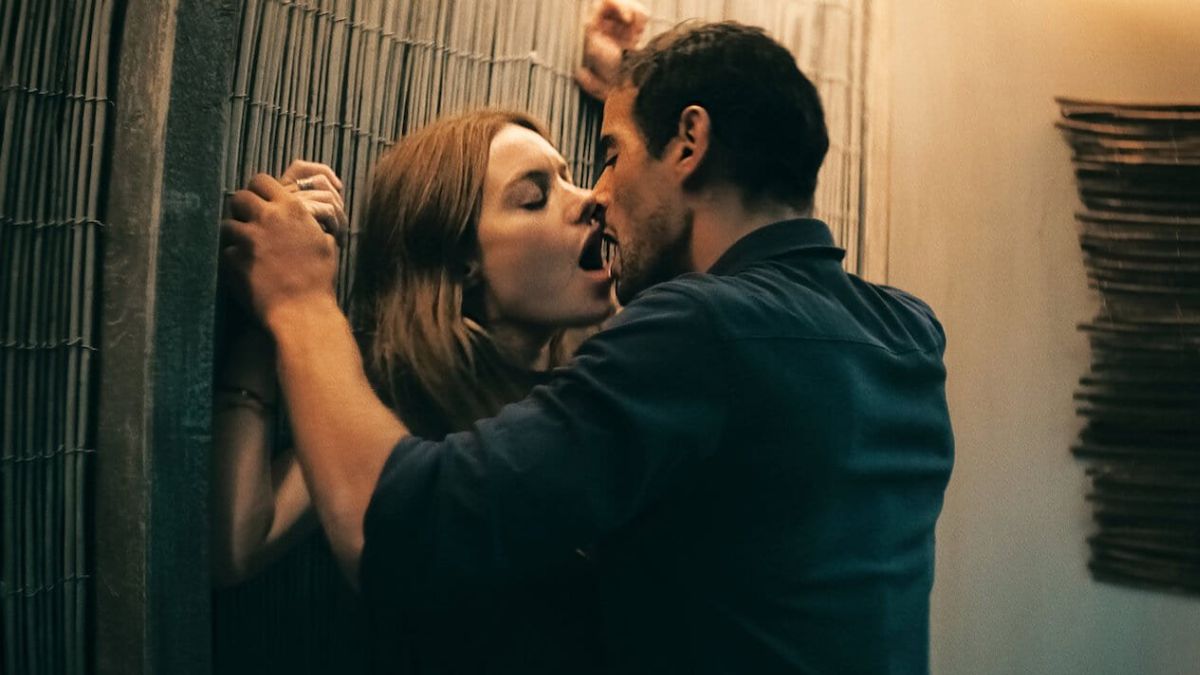 Pe Netflix povestea unei pasiuni sufocante: iubirea și adrenalina între viață și moarte 11 Pasiune sufocantă