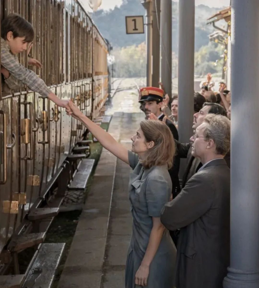 Acest film Netflix emoționează spectatorii din întreaga lume. „Trenul copiilor” spune o poveste adevărată. 2 Trenul copiilor