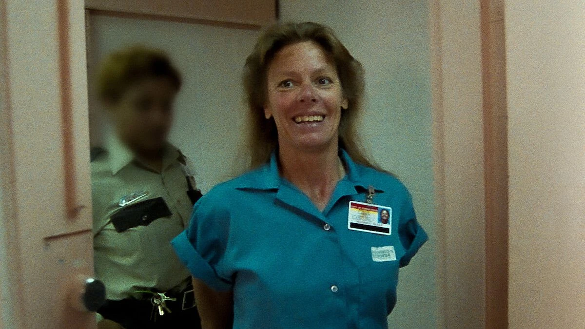 A ucis șapte bărbați. Netflix aduce pe ecran povestea cutremurătoare a lui Aileen Wuornos 1 Aileen: Królowa seryjnych zabójców kadr z filmu zwiastunu