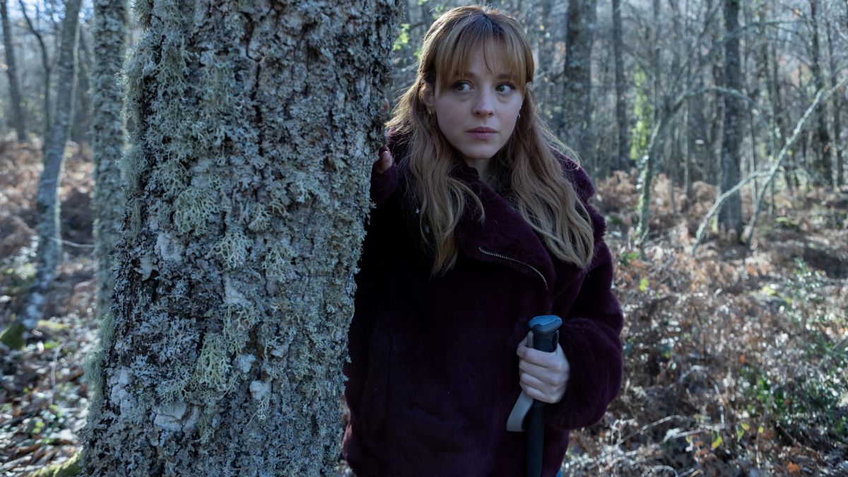 Pe Netflix vine în noiembrie mult-așteptatul miniserial spaniol plin de mister despre o inimă străină și un sat plin de secrete 3 Cucul de cristal