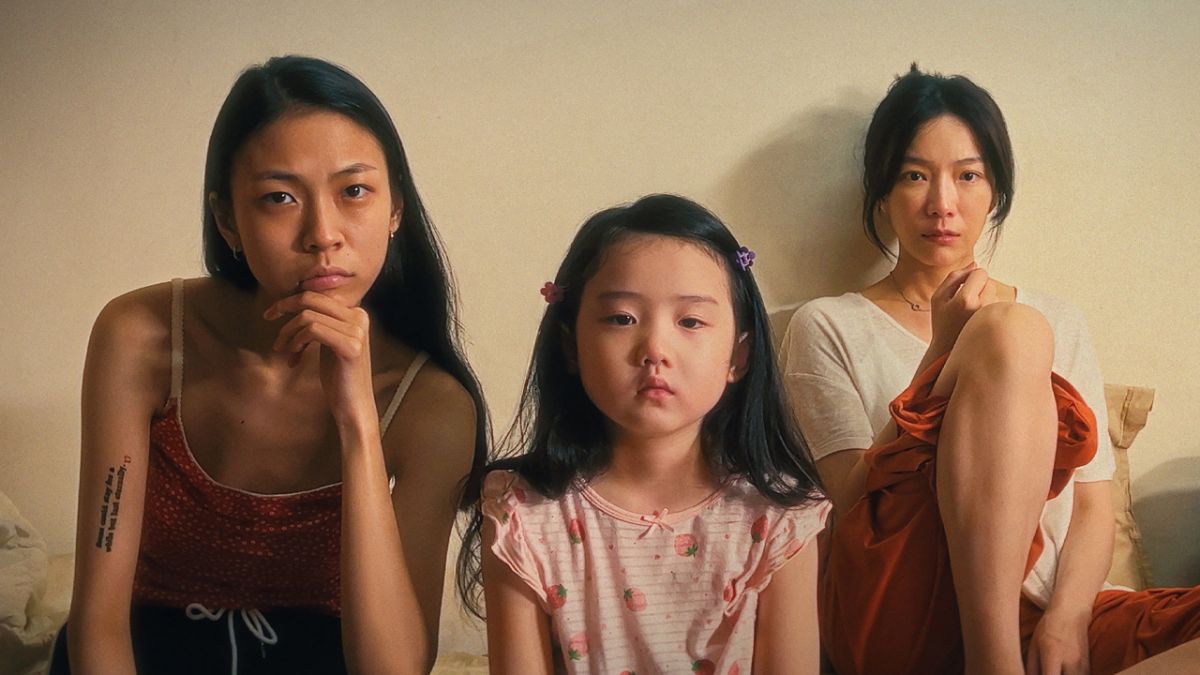 Pe Netflix povestea surprinzătoare a supraviețuirii familiale în „Fata stângace” 1 Fata stângace