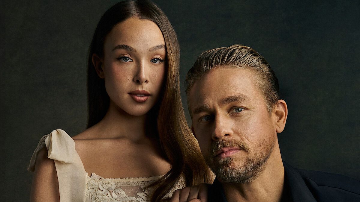 O nouă „monstruozitate” prinde viață: Charlie Hunnam și Ella Beatty încep filmările pentru Monster: Sezonul 4, inspirat din cazul Lizzie Borden 1 Monstru Sezonul 4