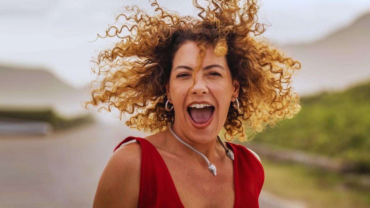 O femeie fără filtru – cum te loveşte sinceritatea într-o comedie curajoasă din Top 10 România azi 1 O femeie fără filtru,Fabiula Nascimento,comedie braziliană