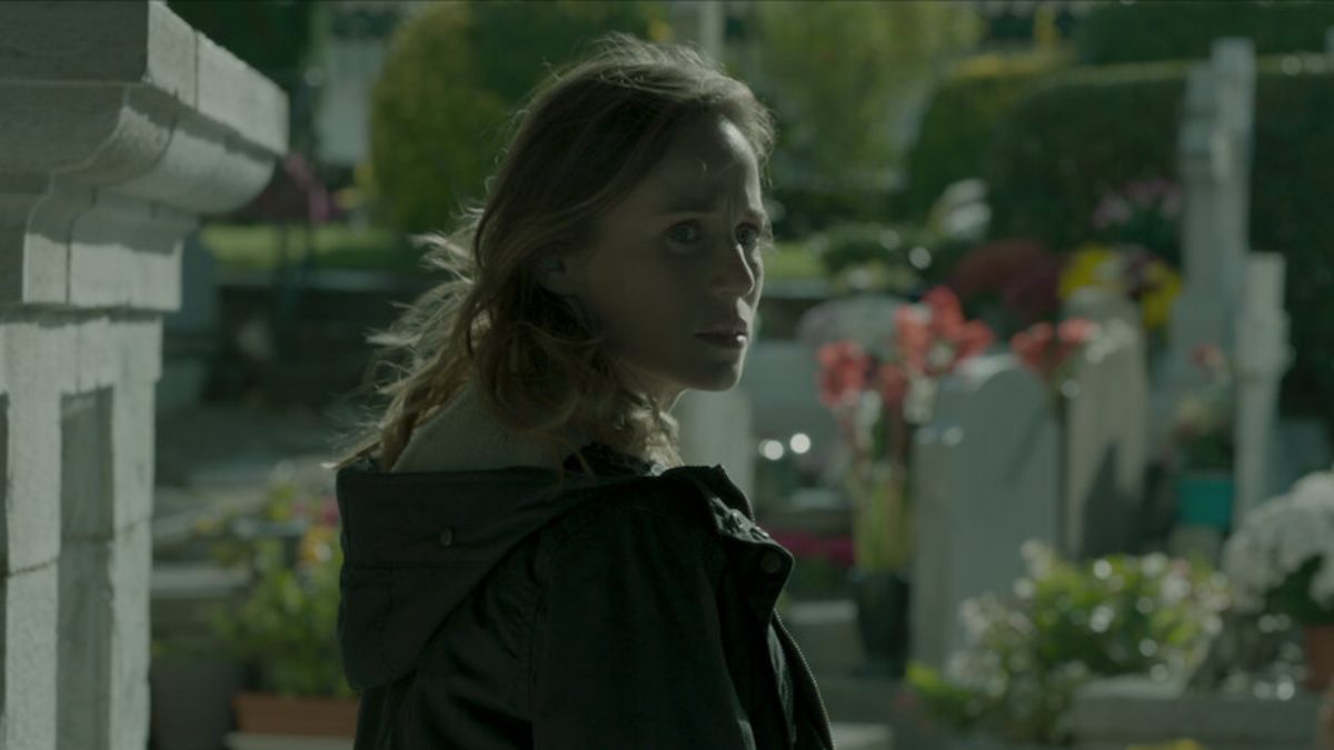 Pe Netflix thrillerul spaniol care transformă o anchetă într-un ritual al fricii