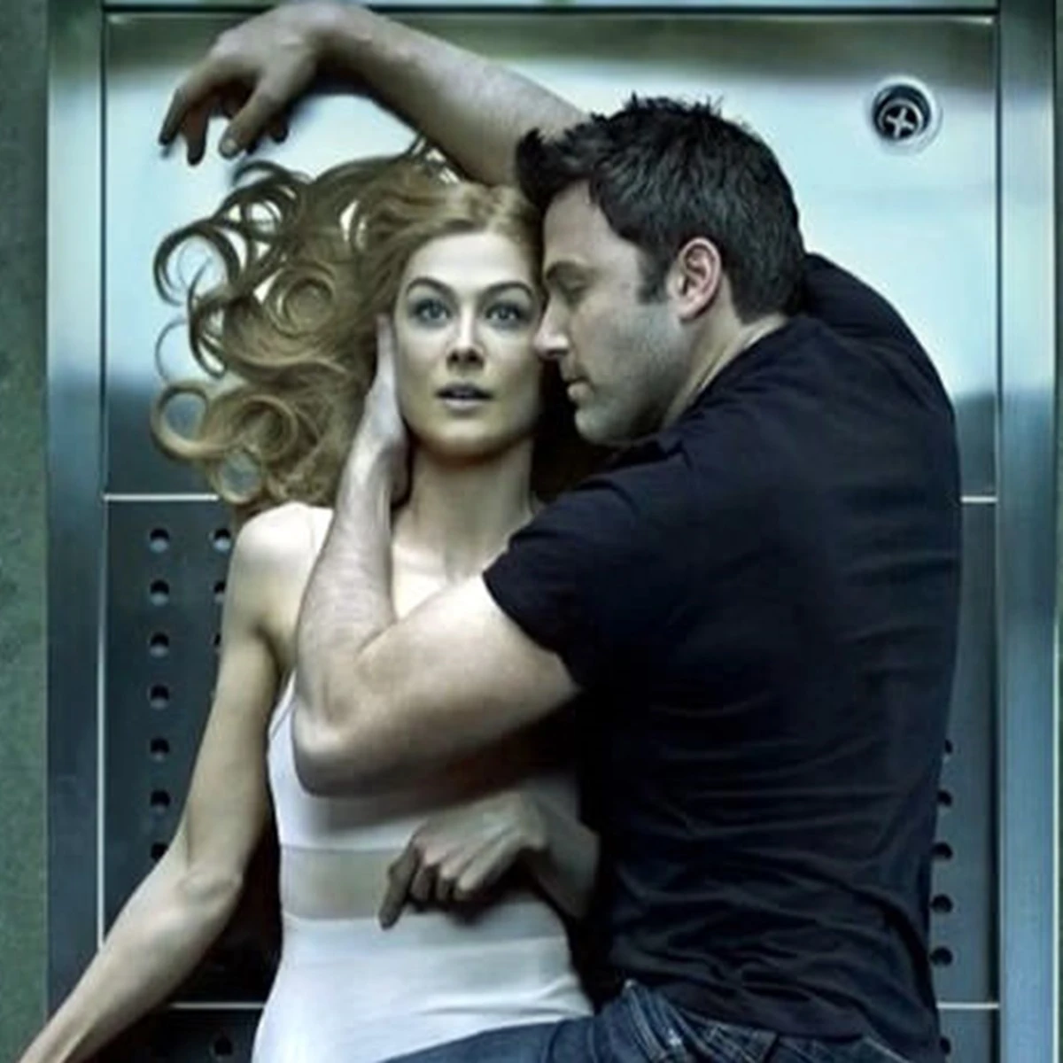 Îți plac thrillerele psihologice? Acest film regizat de Fincher trebuie neapărat văzut – dar grăbește-te! 2 Fata dispărută