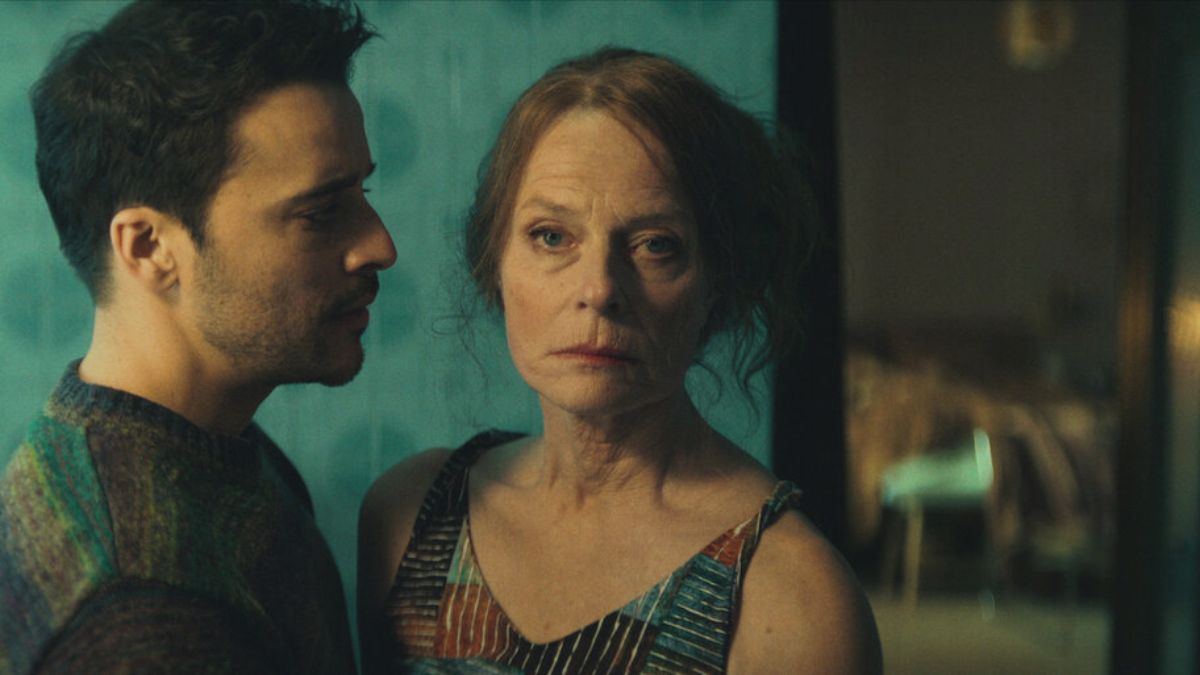 Cât ai fi dispus să plătești pentru iubire? Paradis (2023) este filmul Netflix care transformă timpul în cea mai dureroasă monedă 1 Paradis