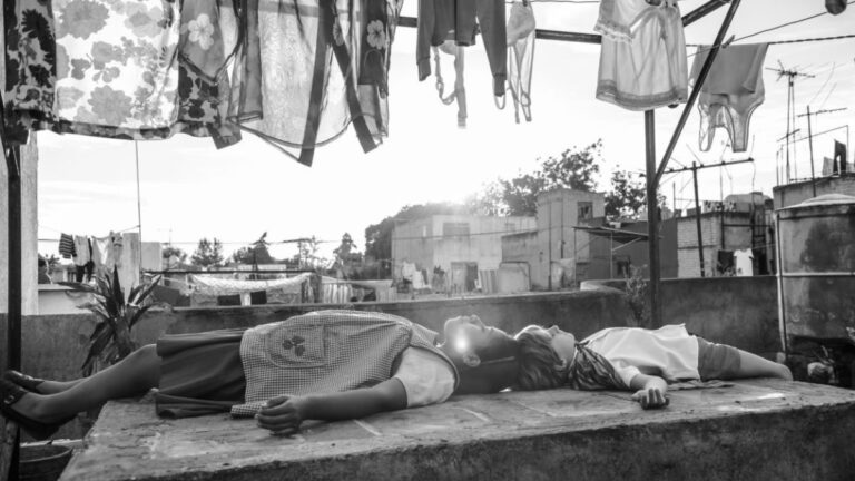 Pe Netflix este acum disponibilă capodopera premiată cu Oscar care a rescris istoria cinematografiei 2 Roma