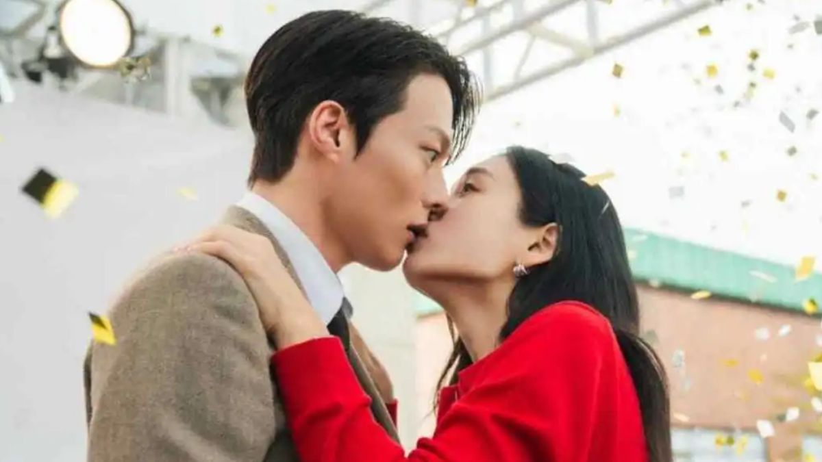Pe Netflix noua K-drama care vine direct de la Seul transformă viața de birou într-o comedie romantică 1 Sărutul dinamită