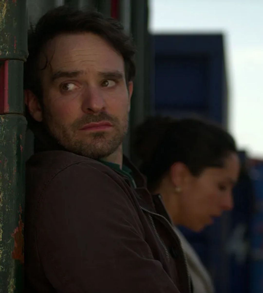 Pe Netflix un miniserial thriller scurt și captivant din 2022 pe care ar trebui să îl vezi imediat. 1 „Umbra trădării ”, miniserialul din 2022 regizat de Matt Charman și disponibil pe Netflix