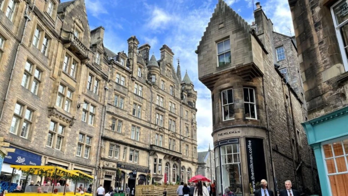 Toate locațiile din Frankenstein, filmul lui del Toro de pe Netflix, care face ravagii în Top 10 în 85 de țări din întreaga lume.