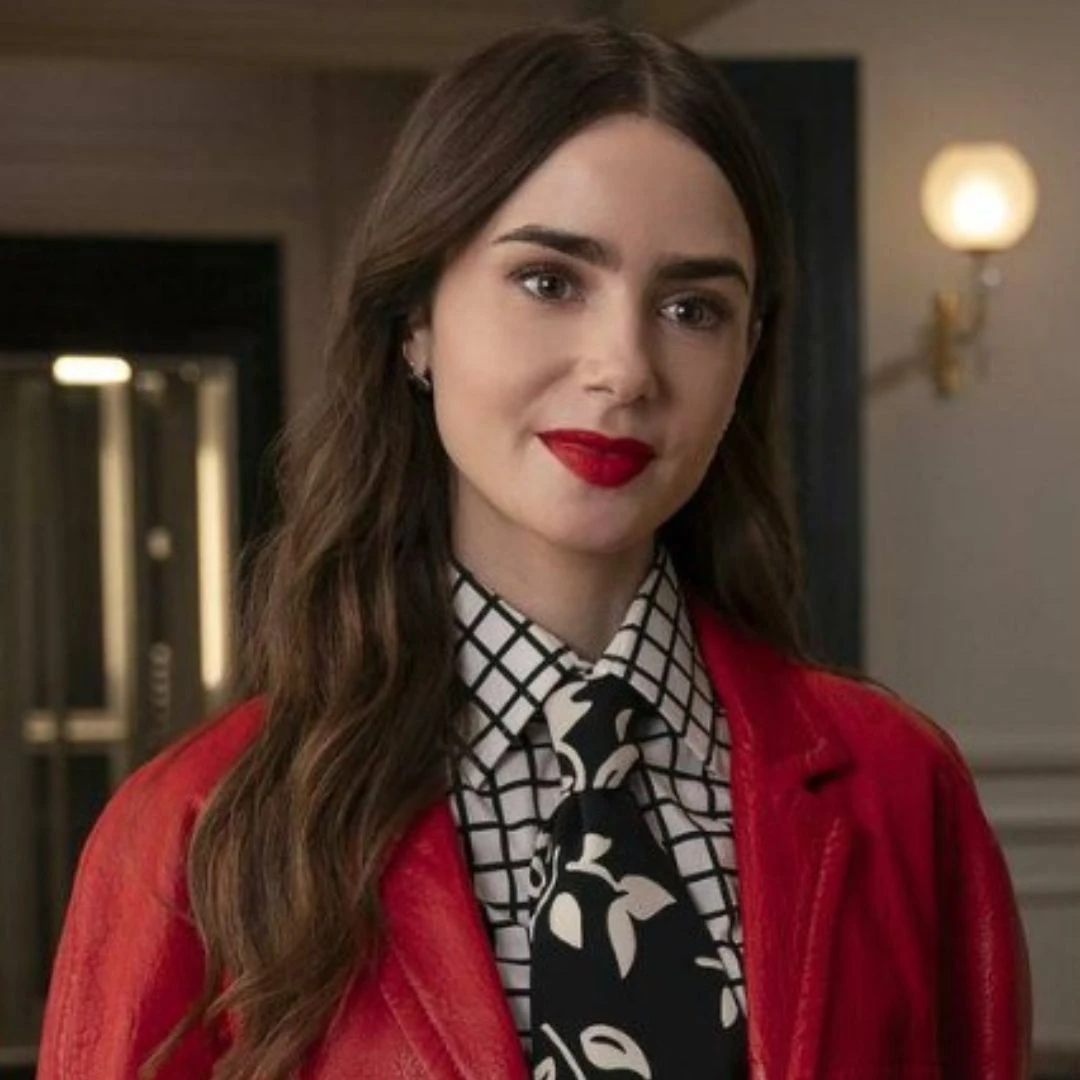 Cine este Lily Collins: protagonista din 