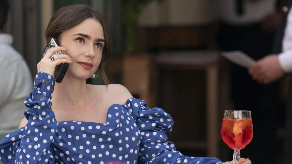 Cine este Lily Collins: protagonista din "Emily in Paris", fiica marelui Phil, este una dintre cele mai apreciate vedete ale momentului.