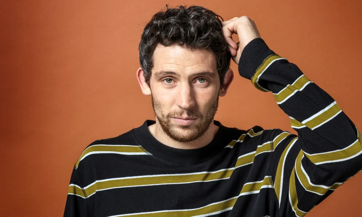 Cine este Josh O’Connor, actorul britanic care domină Top 10 Netflix? Totul despre starul (inclusiv) din La cuțite: Trezește-te, mortule! 