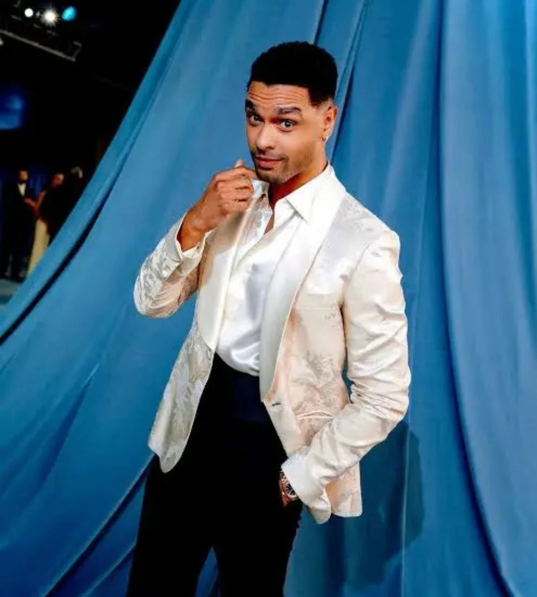 Regé-Jean Page: de la Bridgerton la noul thriller erotic Netflix Hancock Park. Iată când apare.